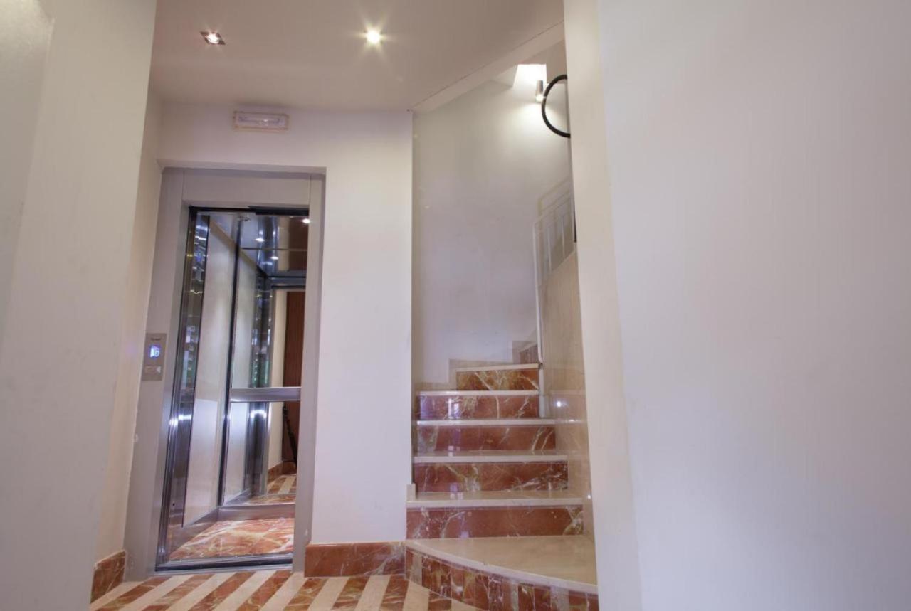 Apartamento Puerta Del Arenal - Kainga Homes 塞维利亚 外观 照片